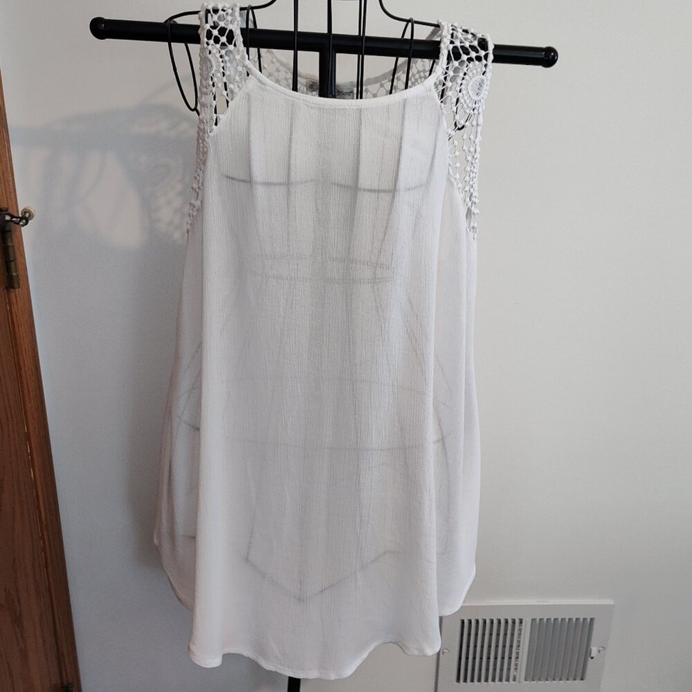 Cute Options white swimsuit cover-up with lace accents, VG used cond., size M